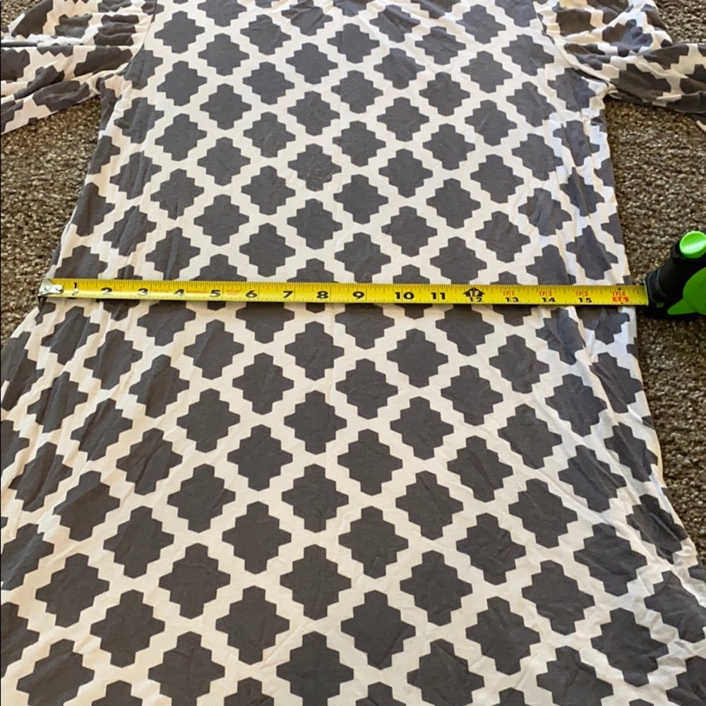 White / Gray 3/4 Length Sleeve Boutique Dress - Picture 9 of 10